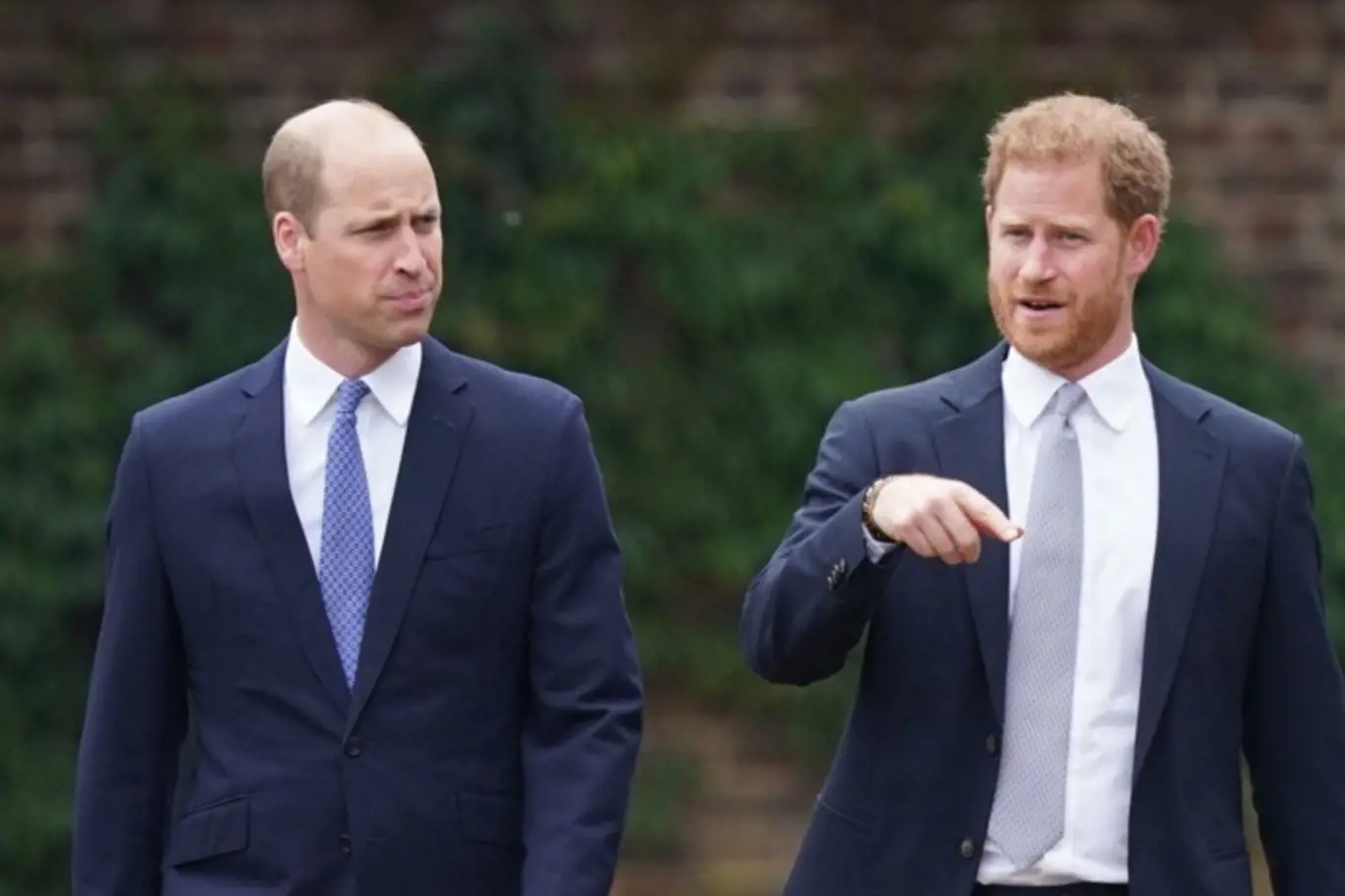 Princ Harry a princ William v létě představili sochu princezny Diany.