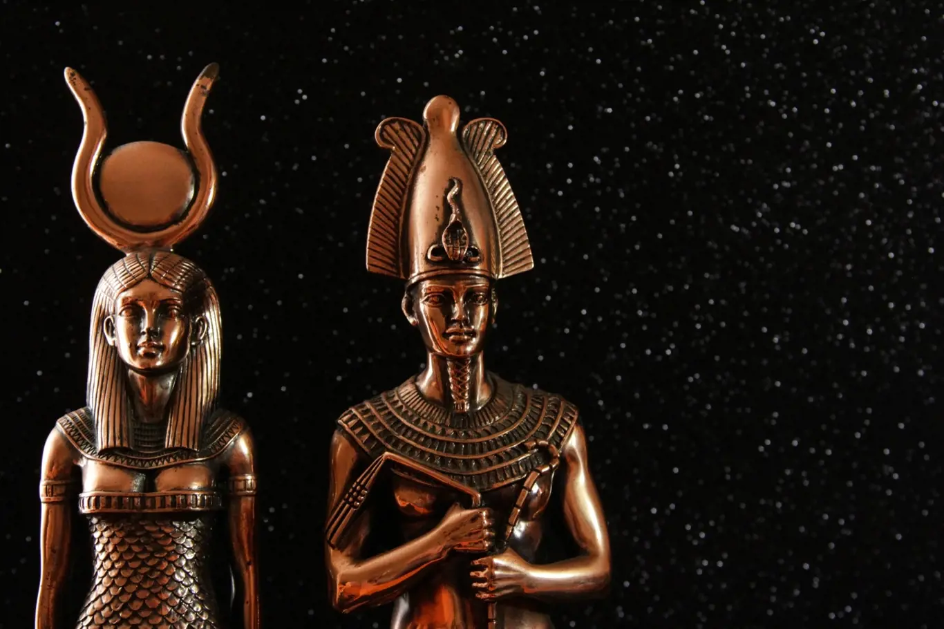 Ukázalo se, že Tutanchamon byl pohřben s jeho dvěma dcerami