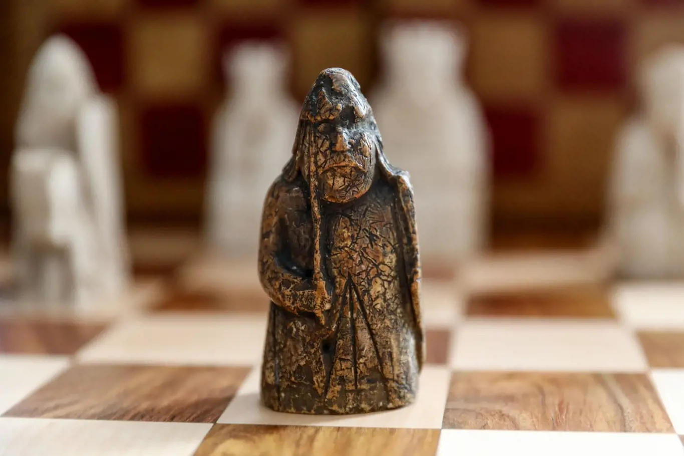 Jedna z Lewisových šachových figurek