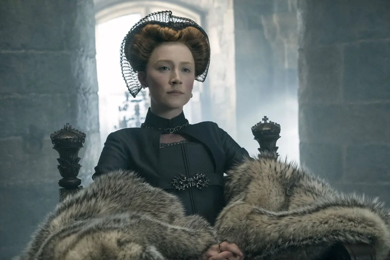 Saoirse Ronan v roli Marie Stuartovny ve snímku Marie, královna skotská (2018)