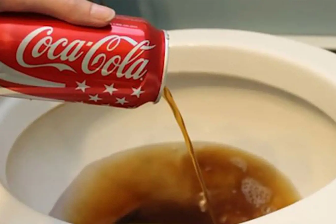 Neuvěřitelné triky s Coca Colou: Na co všechno ji v domácnosti použijete? Tomu neuvěříte!