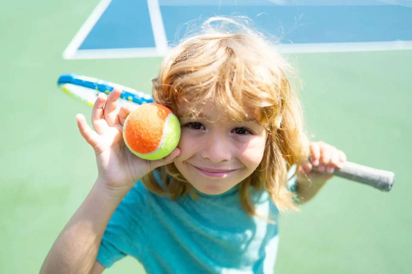 Tenis není jen pro šampióny. Může prospět dětem, které se necítí dobře při hromadných aktivitách.