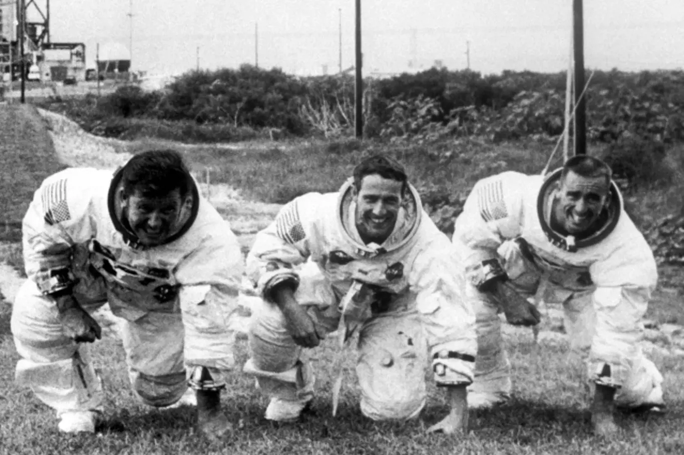 Členové posádky Apolla 7 Walter Schirra, Donn Eisele a Walter Cunningham
