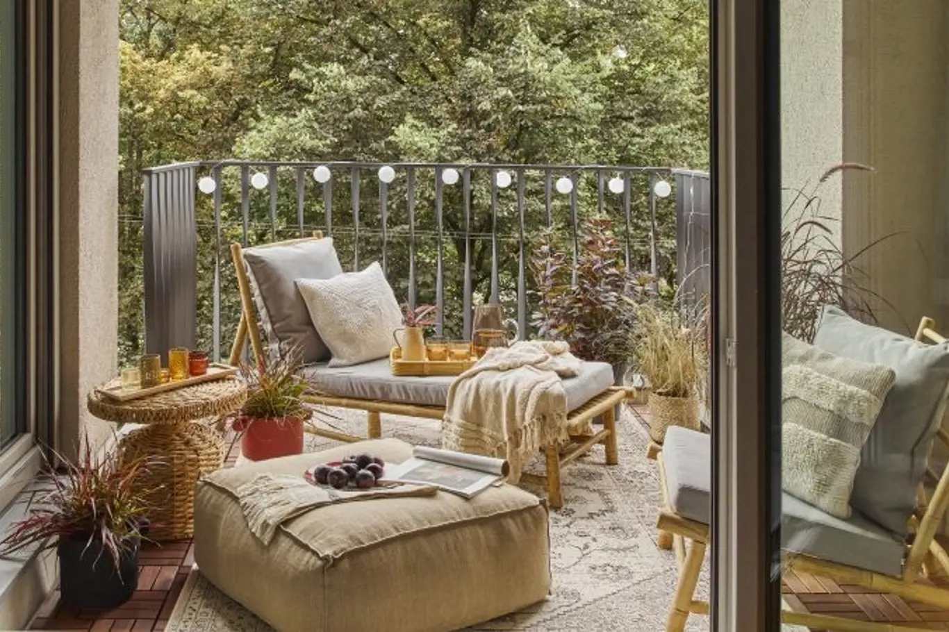 Právě koberec pomůže proměnit váš balkon v další obytný prostor.