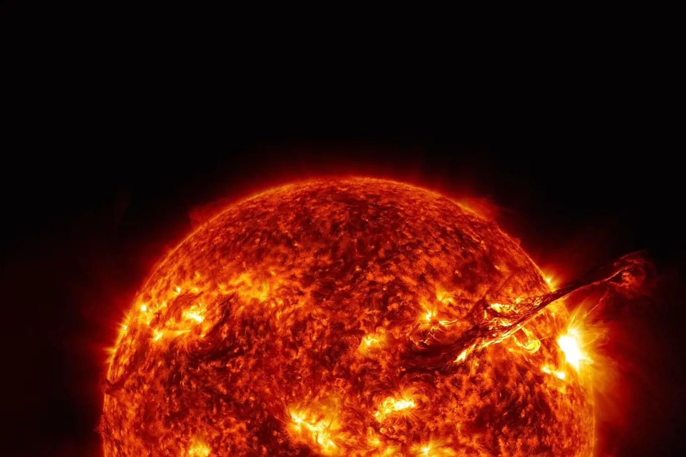 Slunce má možná ztracené dvojče s planetami podobnými Zemi. Může na nich být život