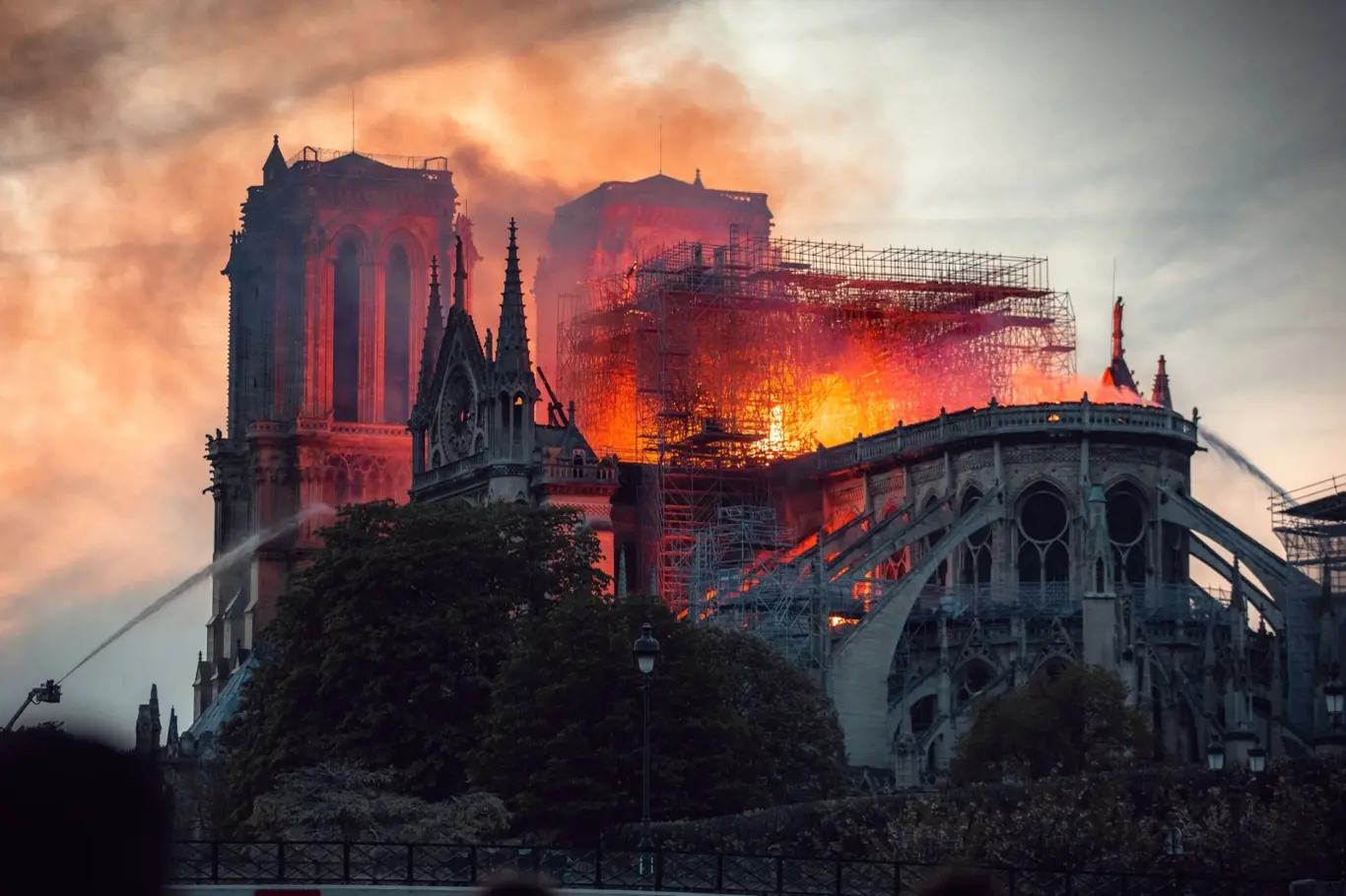 Požár katedrály Notre Dame v Paříži v roce 2019.
