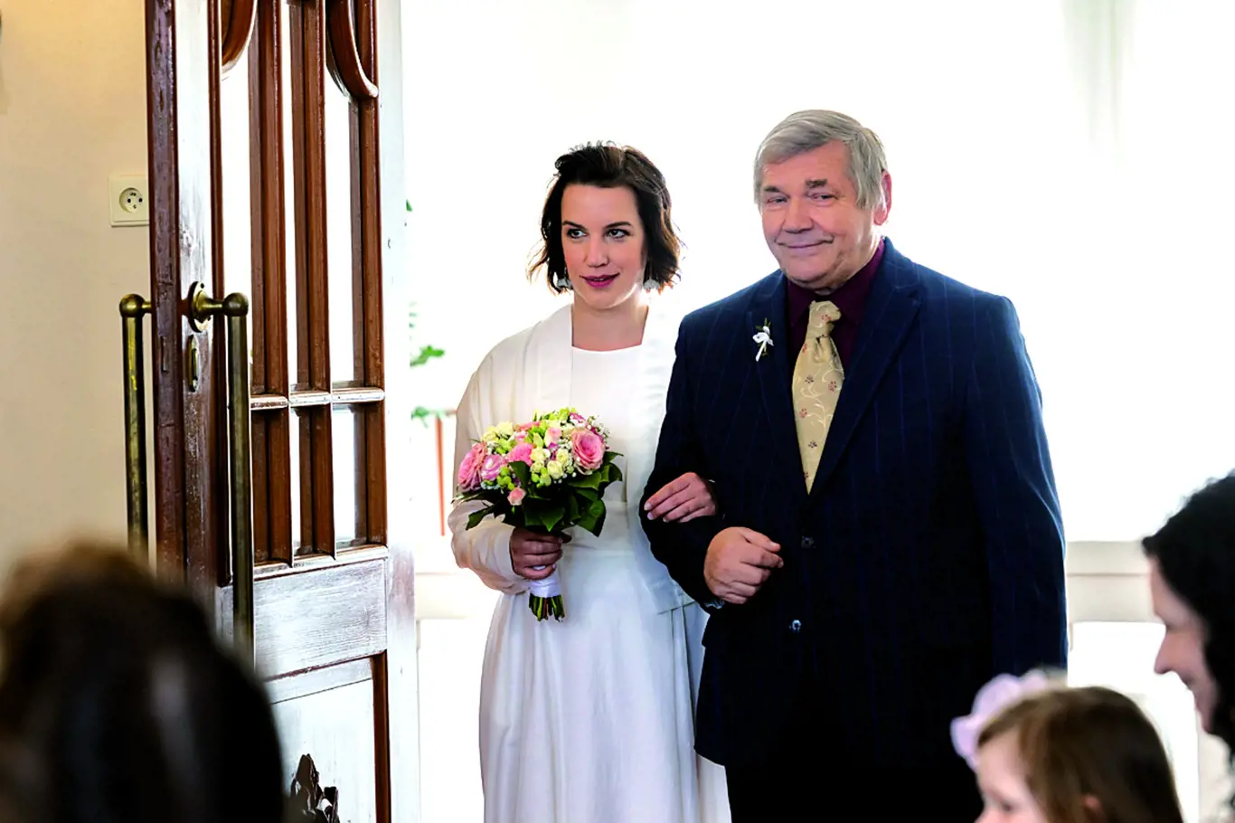 Barboru Vyskočilovou doprovodil při svatebním obřadu její vlastní otec.