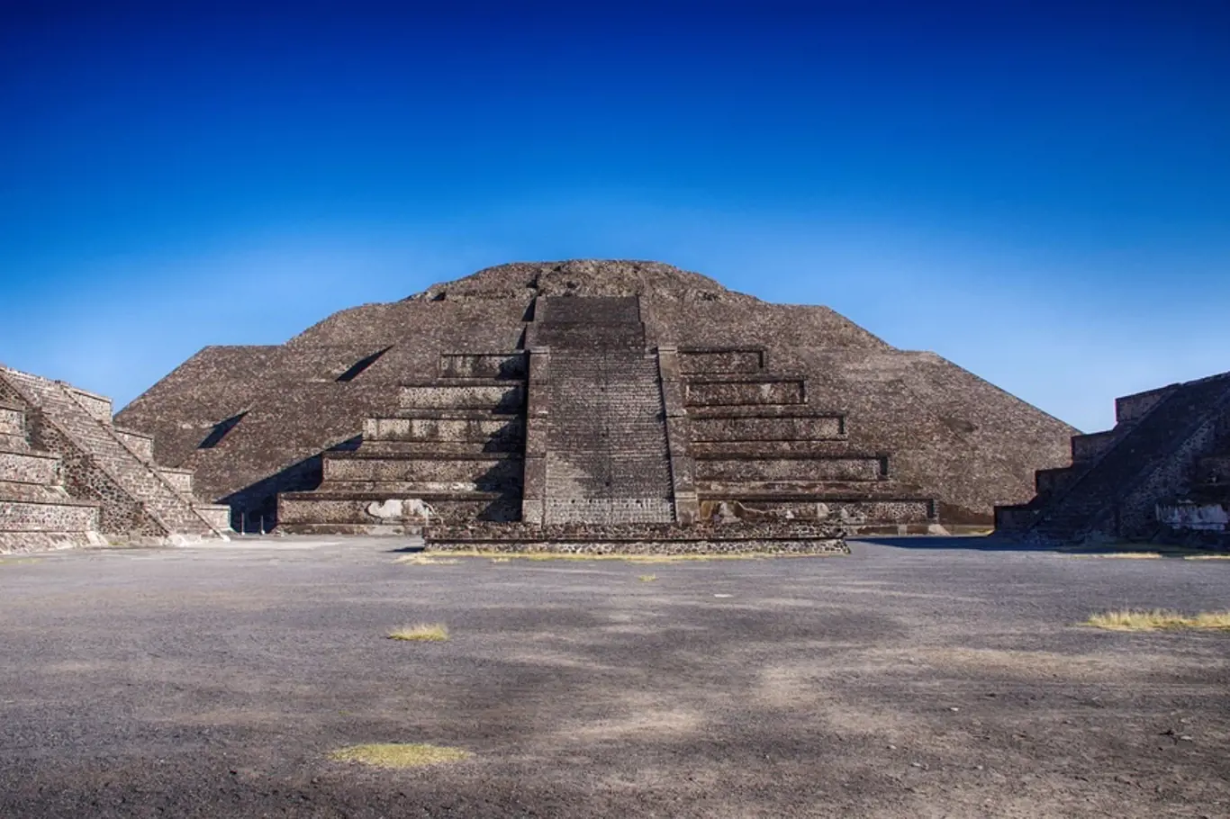 Měsíční pyramida v Teotihuacánu