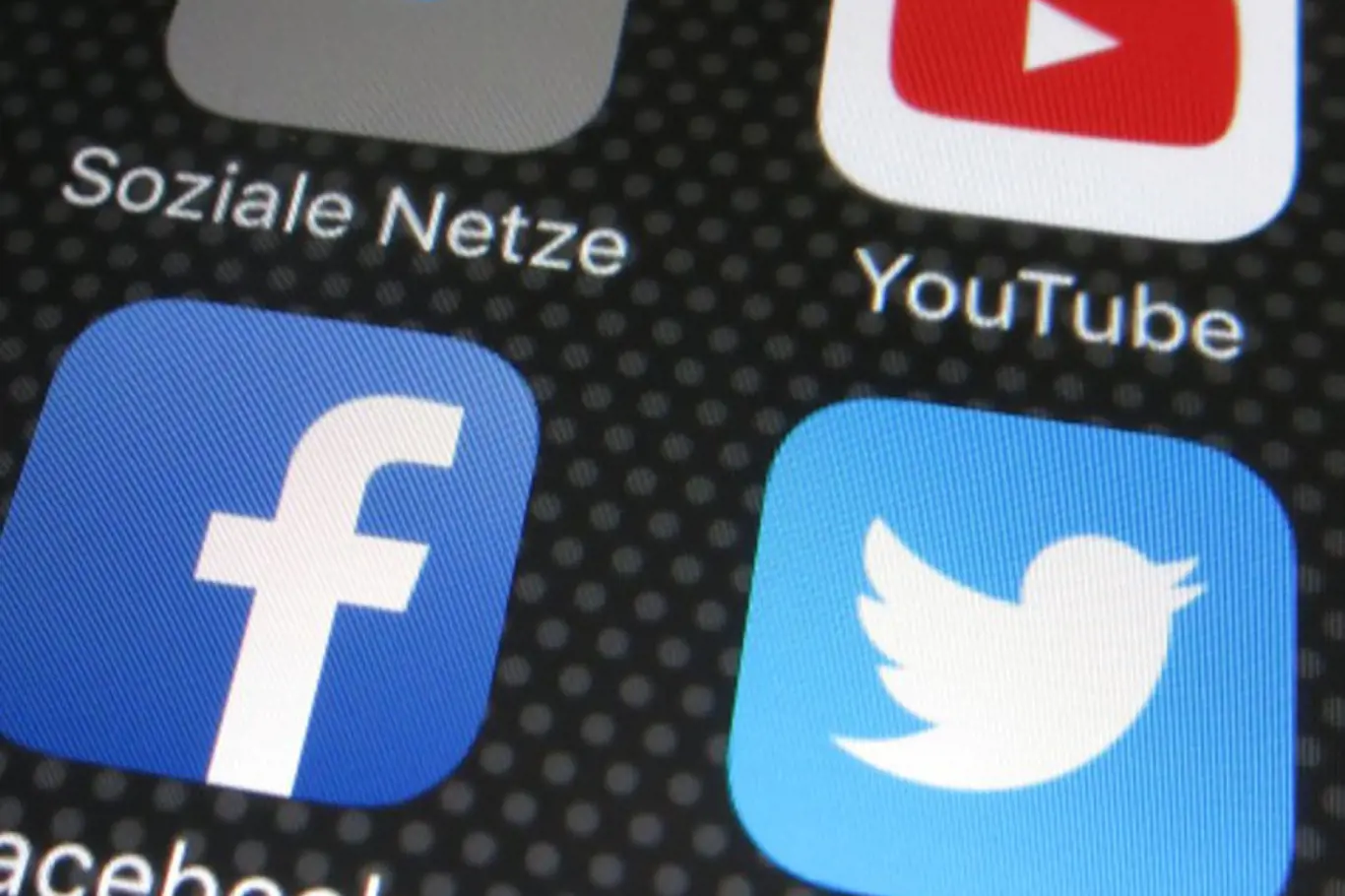 YouTube, Facebook i Twitter vyrazily do boje proti terorismu.