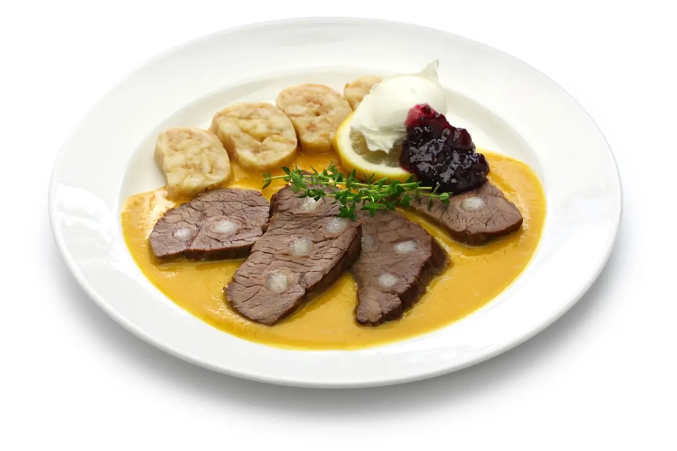Svíčková na smetaně je jedno z českých národních jídel