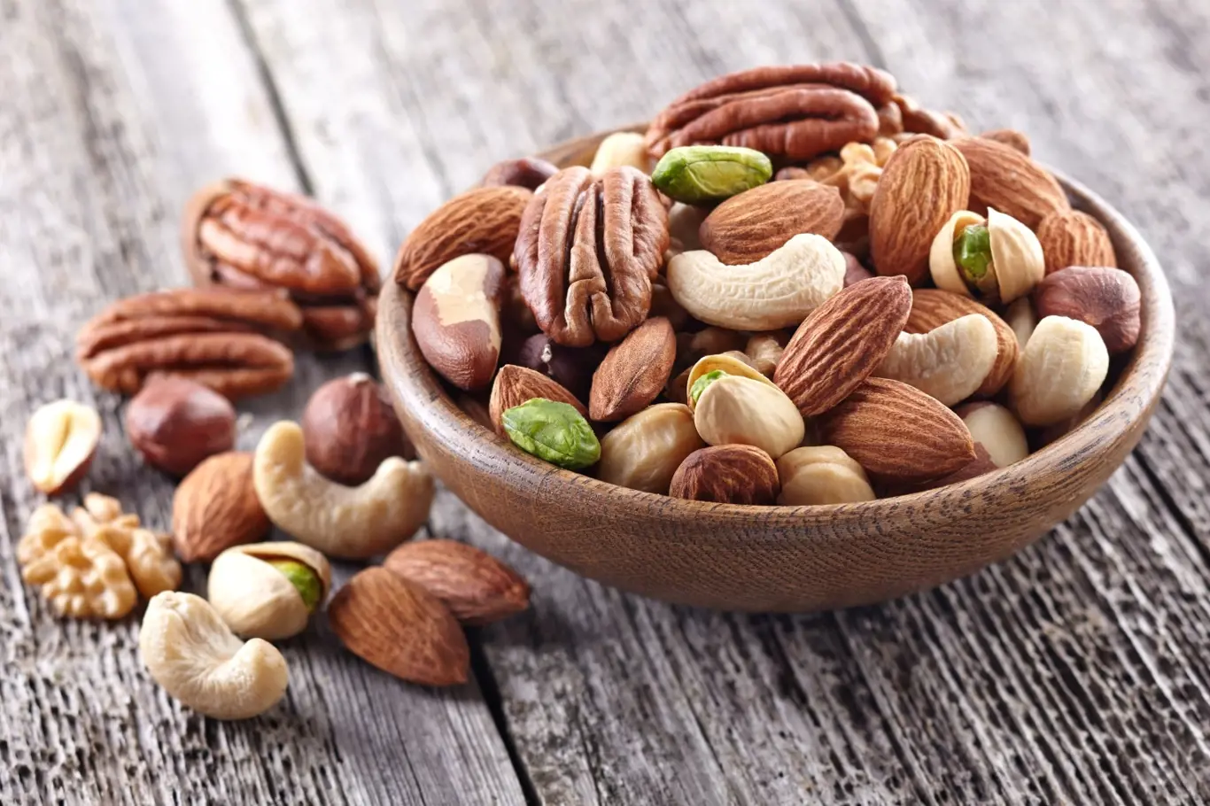 Ořechy a různá semínka se v současnosti těší velké oblibě, a to po celý rok.