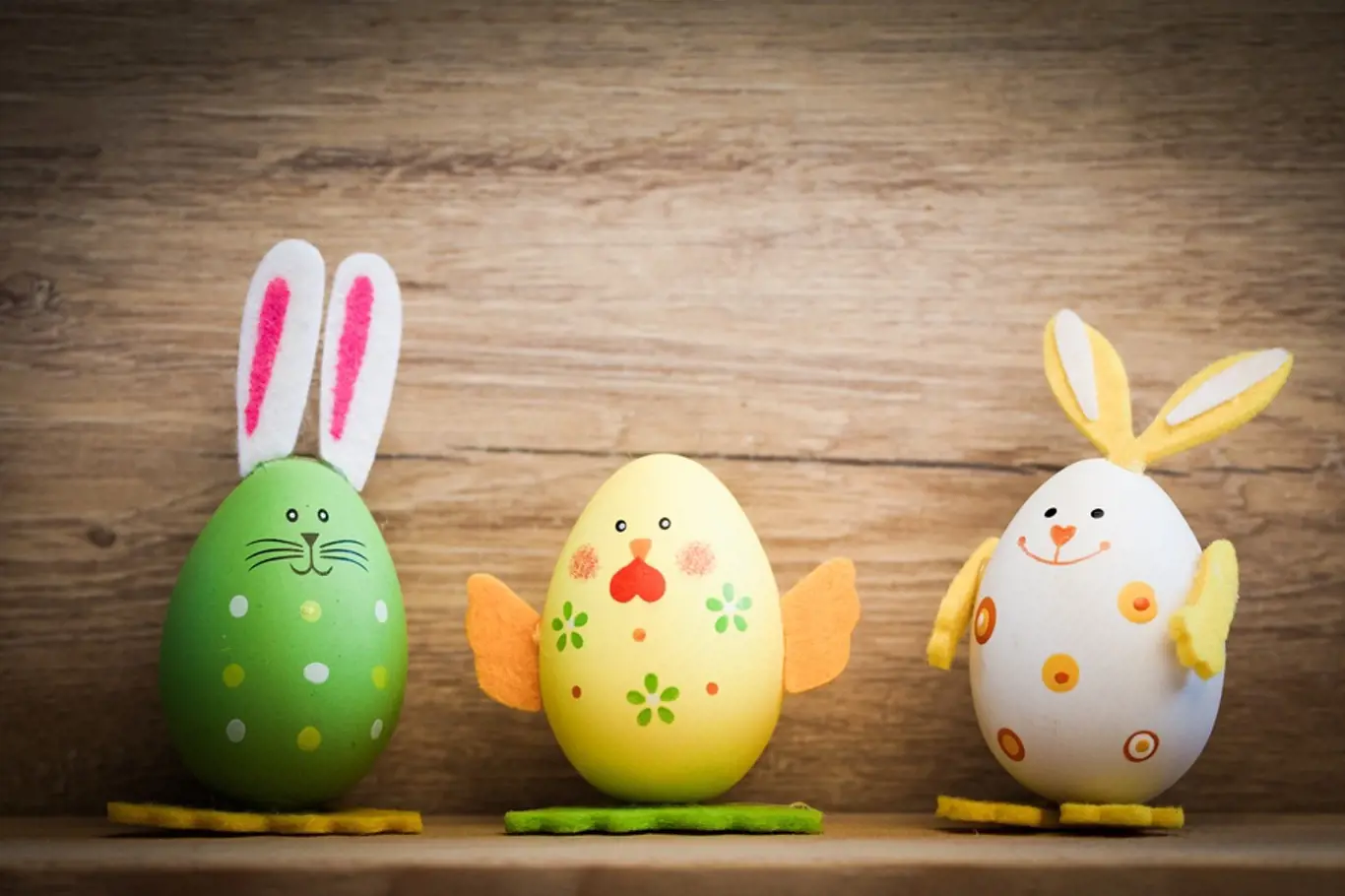 Velikonoční figurky z vyfouknutých vajec.