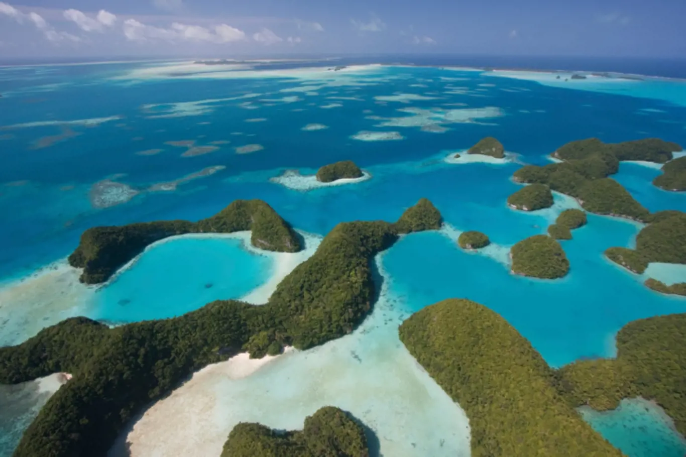 Podobně jako Tonga je na tom i Palau - země složená ze skupiny 26 ostrovů a asi 300 ostrůvků. FOTO: Thinkstock