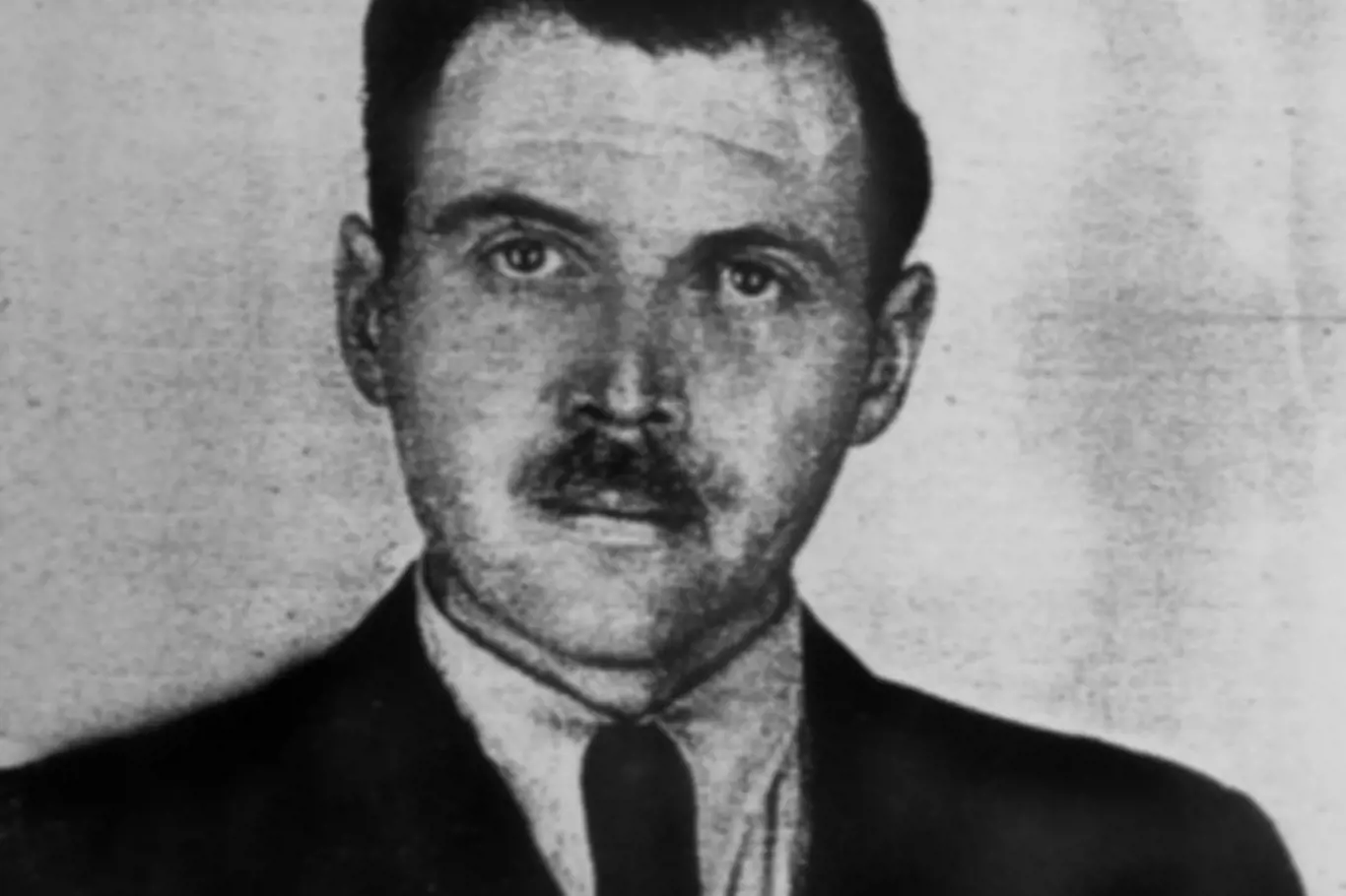 Vězni koncentračního tábora nazývali Mengeleho „Andělem smrti“