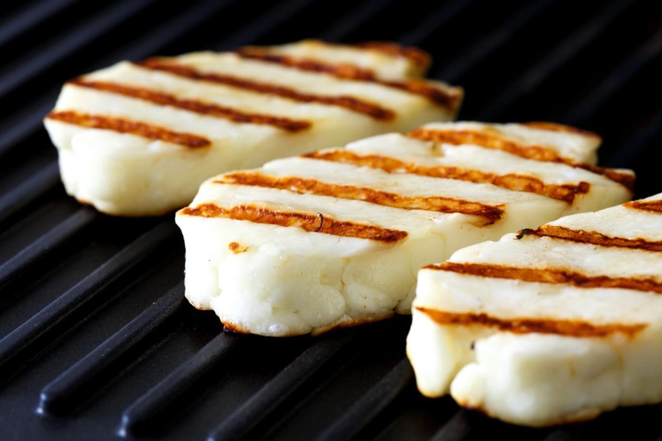 Jak ugrilovat sýr halloumi?