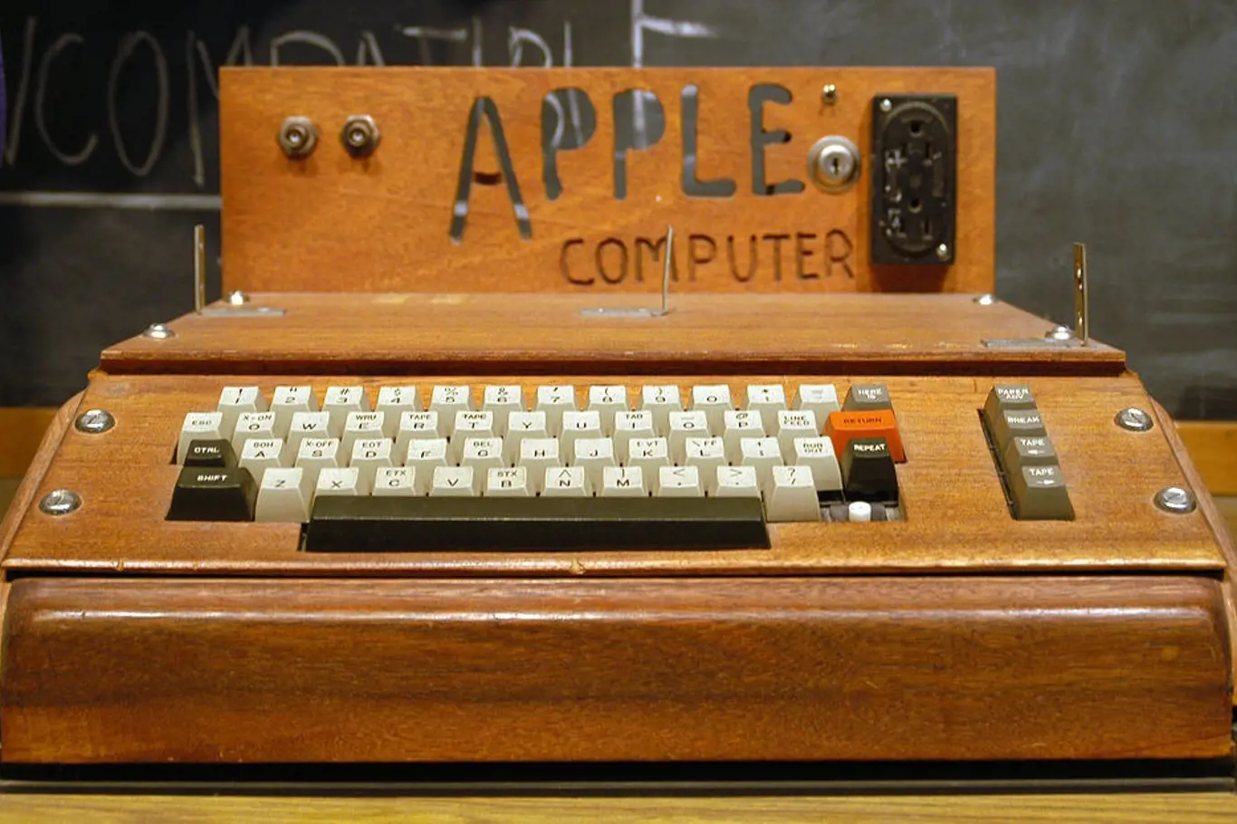 Apple I Computer je dnes žádaný sběratelský kousek.