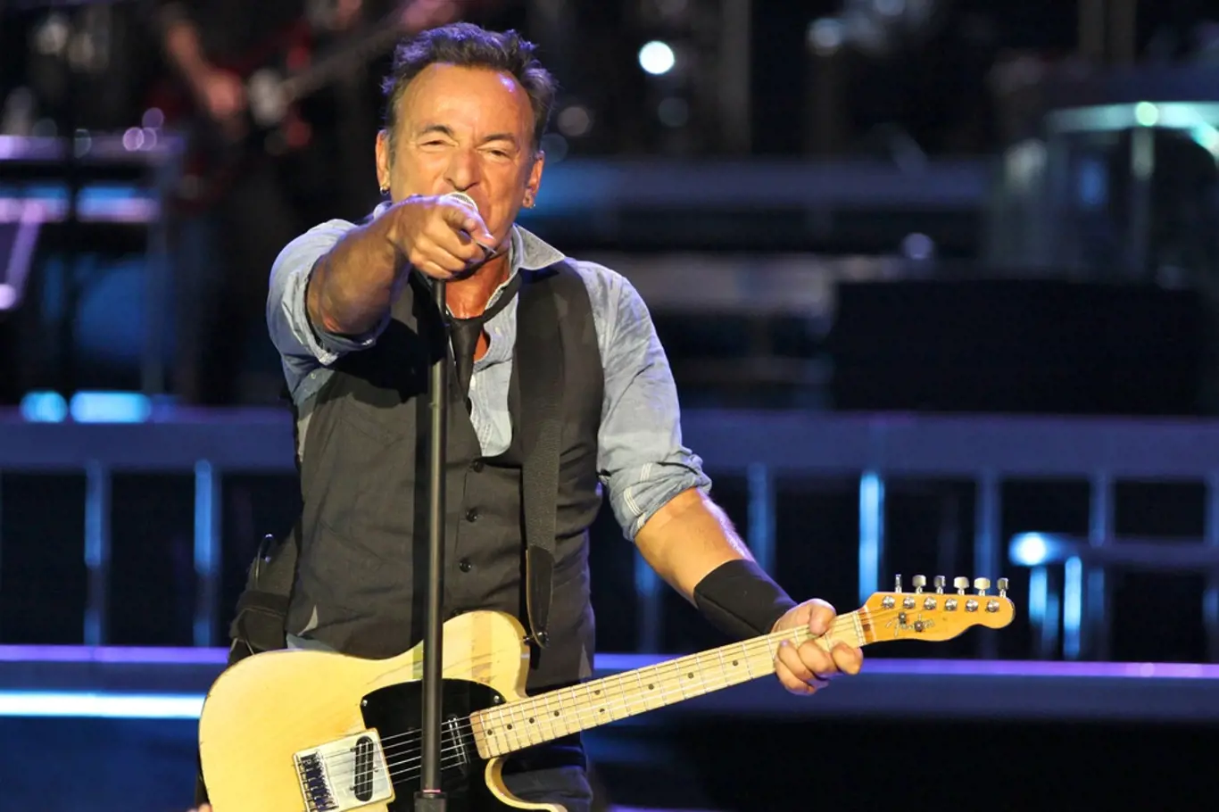 Bruce Springsteen v roce 2016 jede svoje turné s názvem The River Tour, při němž odehraje 75 koncertů v Evropě a Severní Americe.