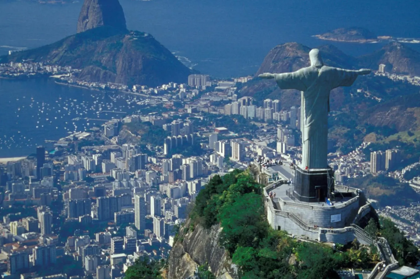 Slavná socha Ježíše Krista v Riu de Janeiro.