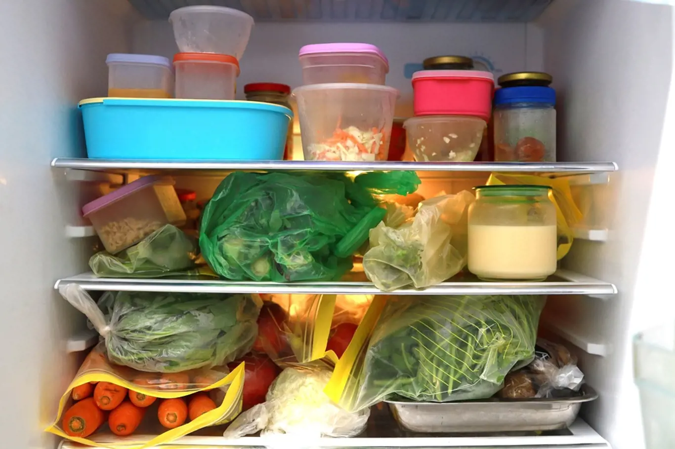 jídlo v lednici