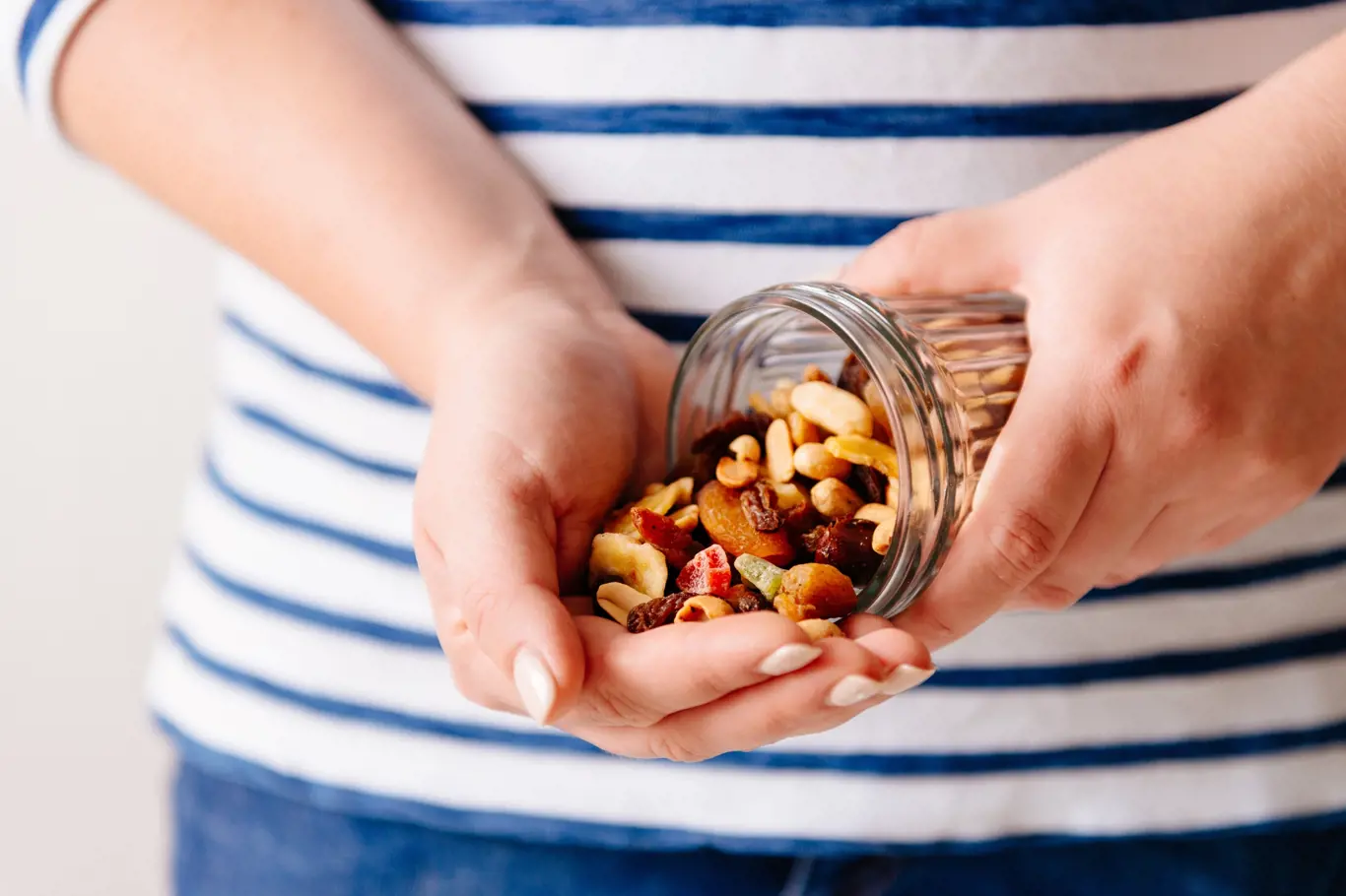 Sušené ovoce a oříšky sice vypadají jako dietní, ale ořechy obsahují spoustu tuků a ovoce bývá často přislazováno