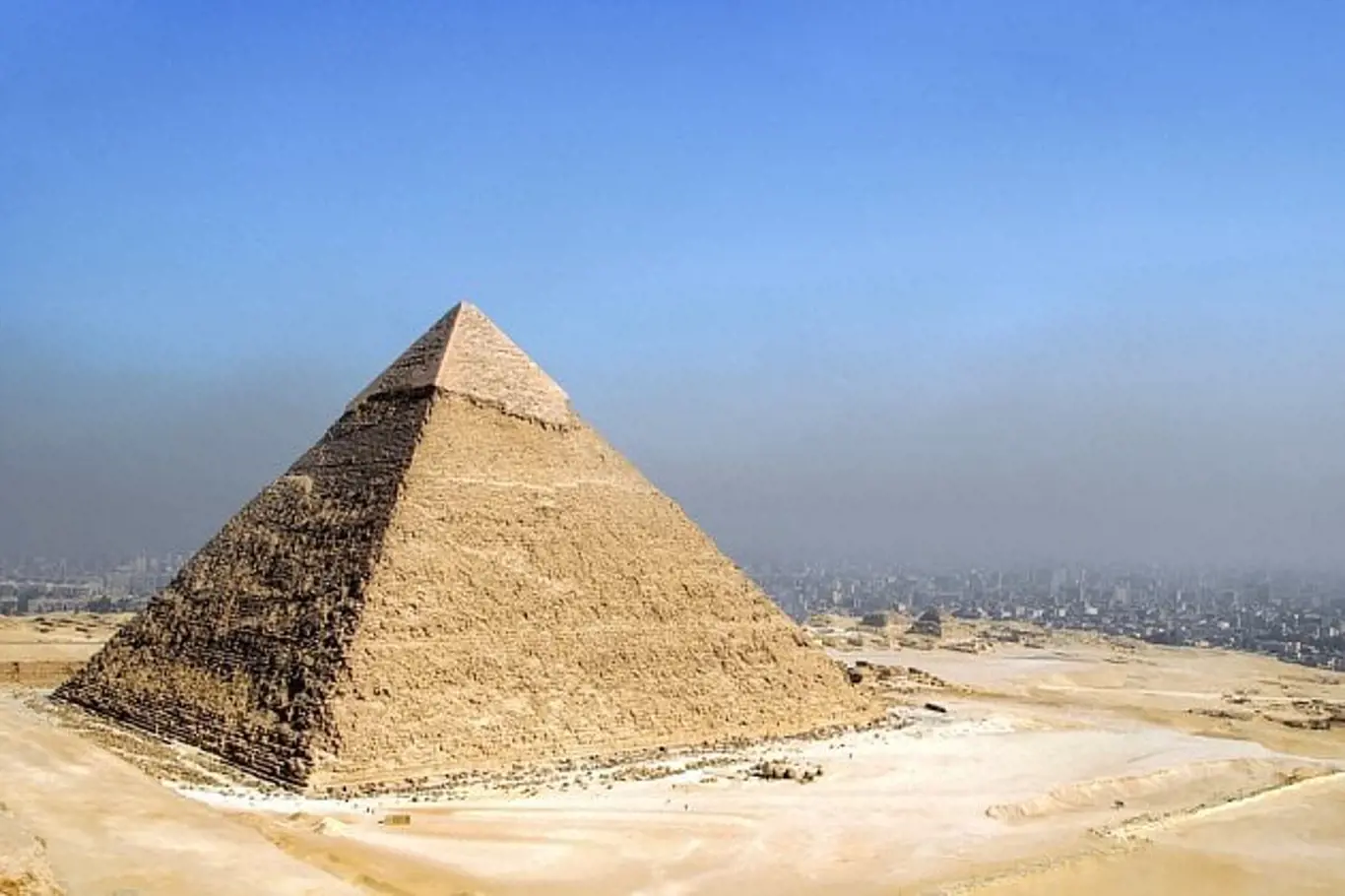 Pyramidy během tisíciletí ztratily původní lesk.