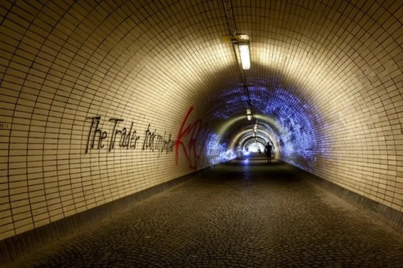 Žižkovský tunel spojuje Karlín se Žižkovem.