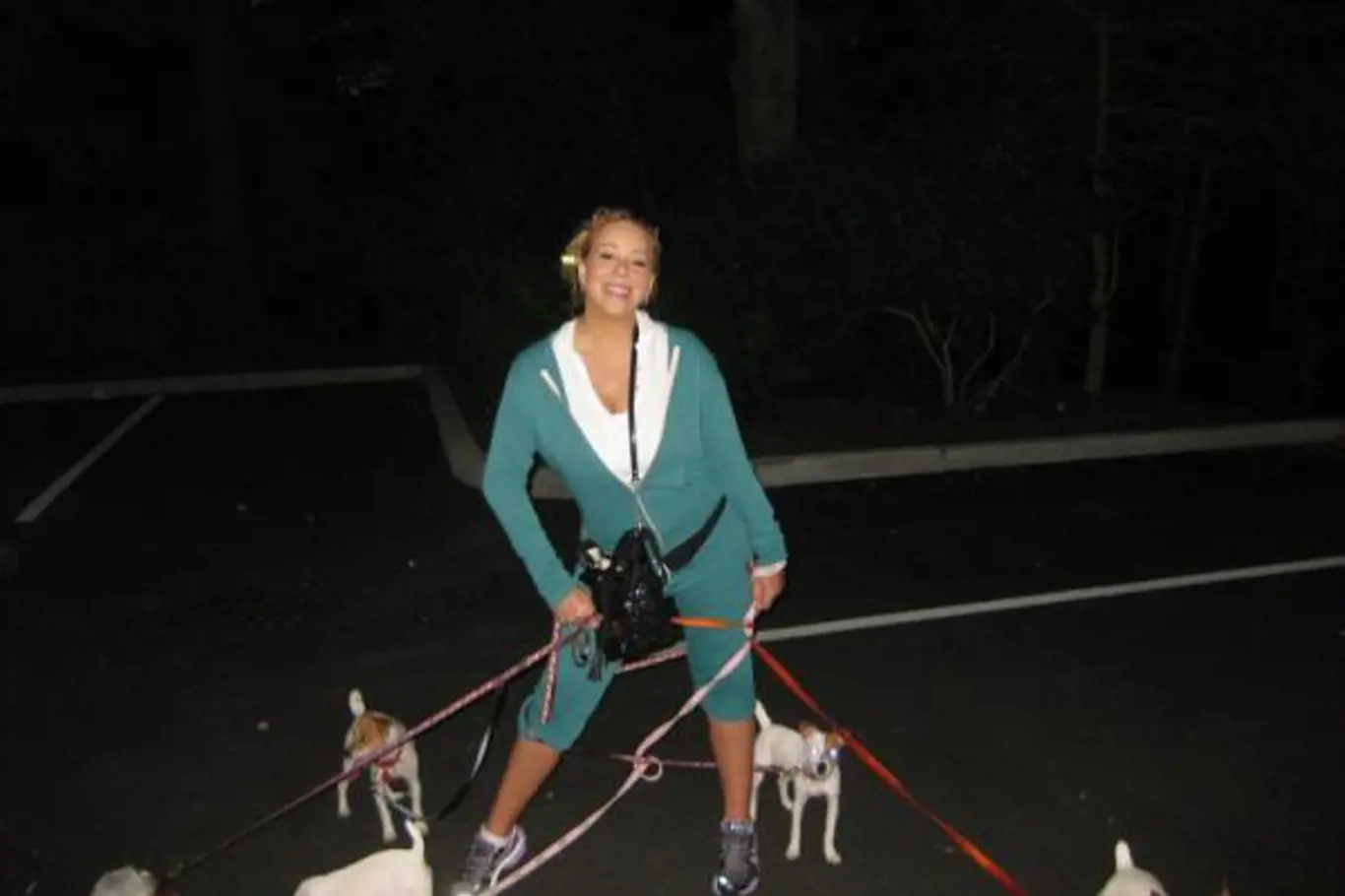 Mariah Carey na procházce se svými psy