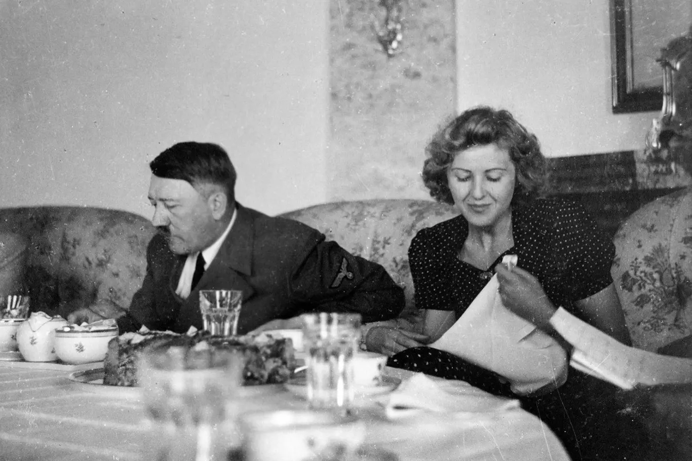 Eva Braunová s Adolfem Hitlerem