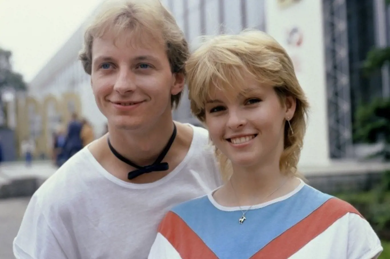Iveta Bartošová na snímku z června 1985 se zpěvákem Petrem Sepéšim.