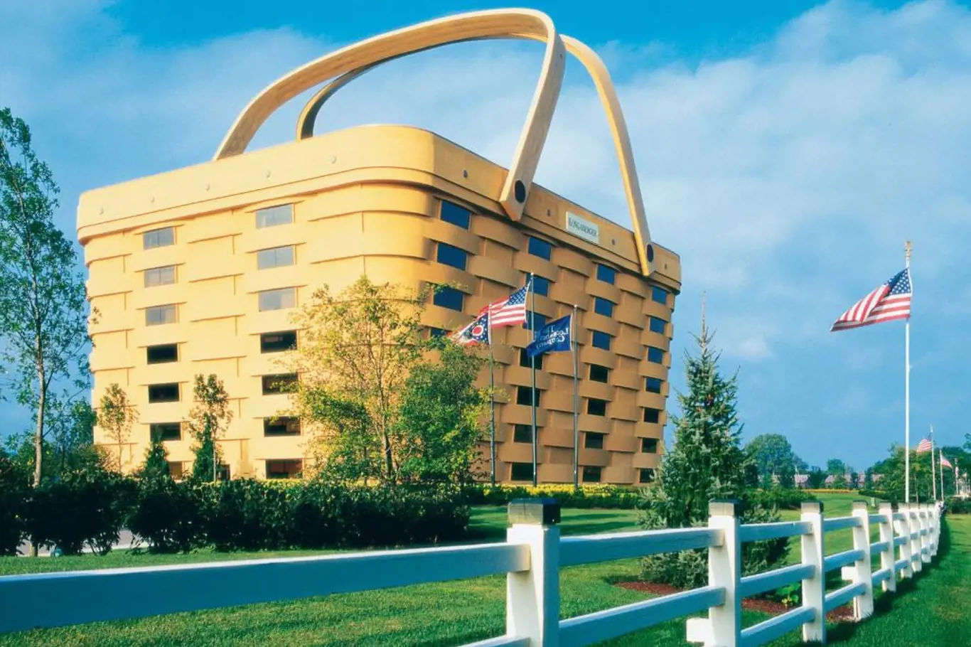 <p>Centrální budova s ředitelstvím továrny na výrobu košíků ve městě Newark v americkém státu Ohio</
