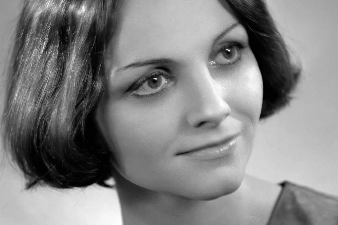 Těžko byste hledali herečku, která měla krásnější oči než Jana Březinová. Za prvním dojmem krásy se ovšem skrýval hluboký smutek.
