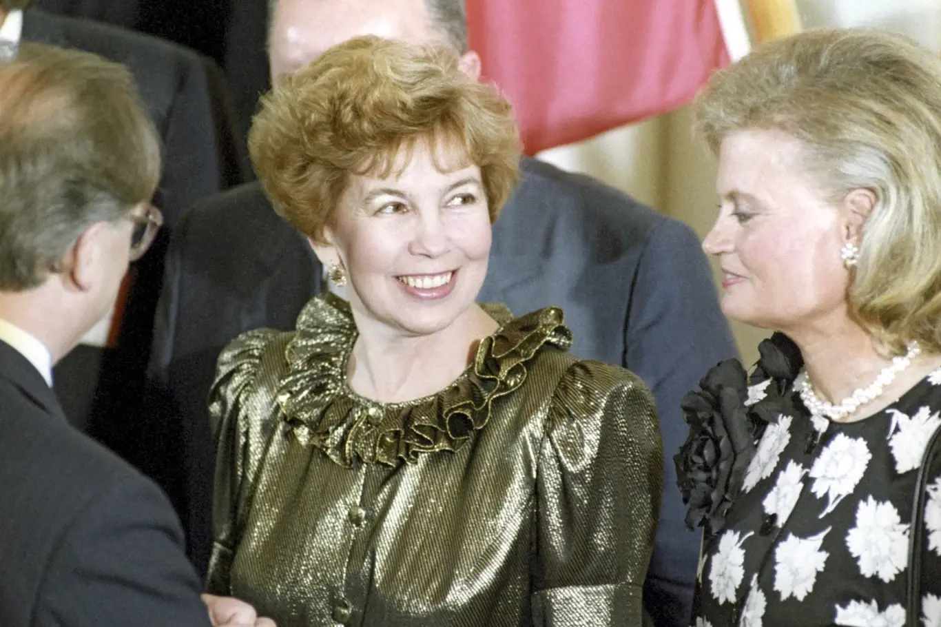 Raisa Gorbačovová s manželkou německého kancléře Helmuta Kohla
