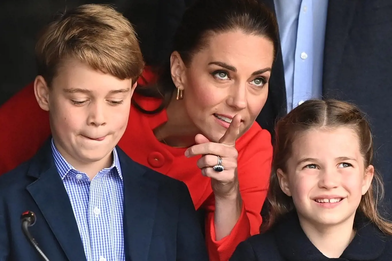 Kate Middleton s dětmi ráda dělá běžné činnosti jako každá jiná rodina.