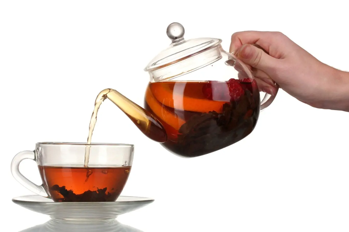 Uvařte pořádně silný černý čaj a použijte jej při úklidu!