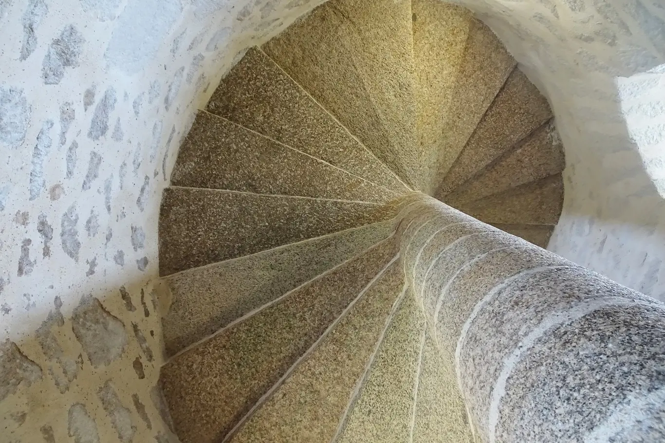Točité schody měly na středověkých hradech obrannou funkci.