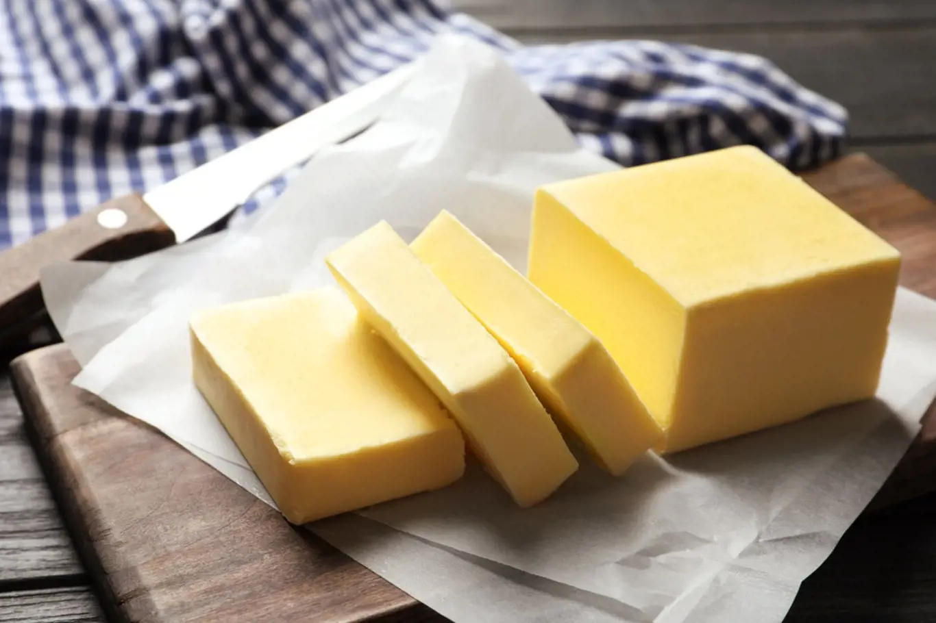 Domácí máslo má jedinečnou chuť.
