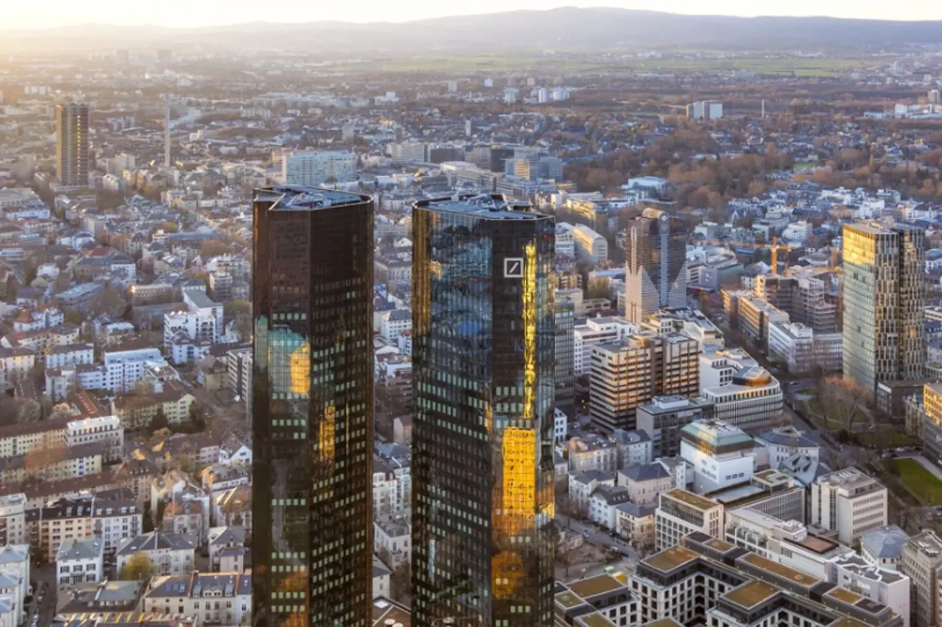 Sídlo banky Deutsche Bank ve Frankfurtu nad Mohanem.  