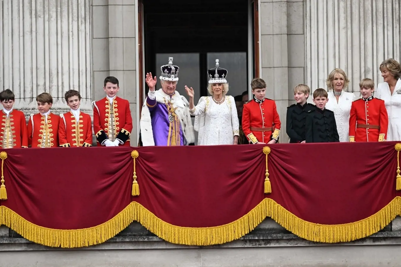 O složení lidí na balkoně Buckinghamského paláce řekla, že je příšerně bílé. 