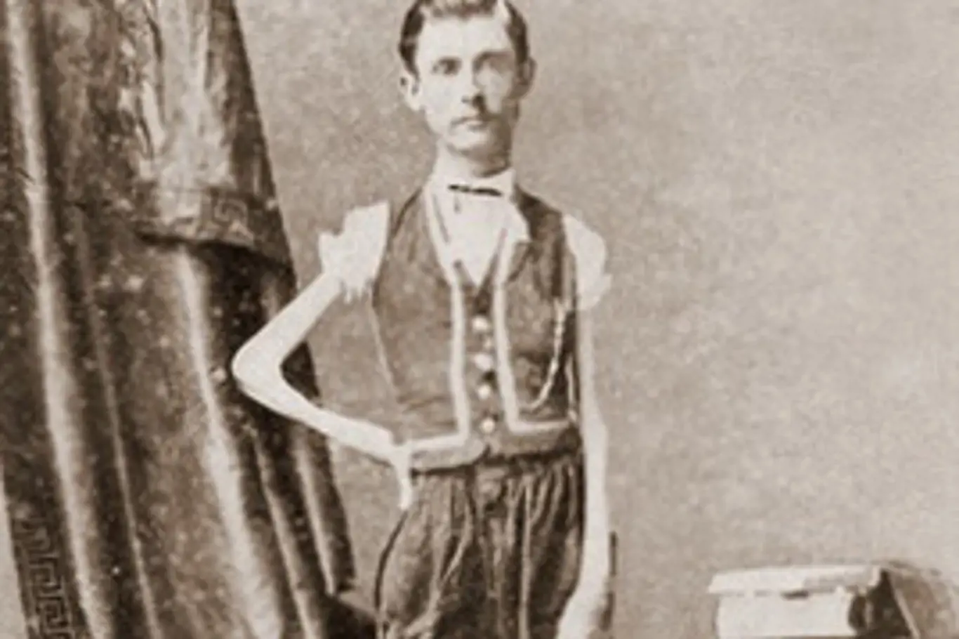 Isaac W. Sprague vážil při svých téměř 170 cm pouhých 20 kilo