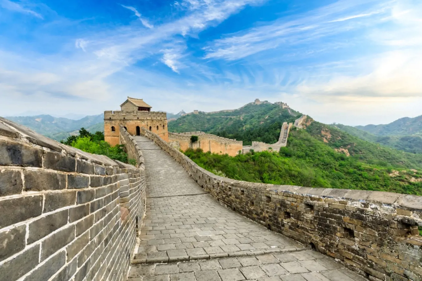 Poznání - Velká čínská zeď. Zde rozhodně nepotkáte davy