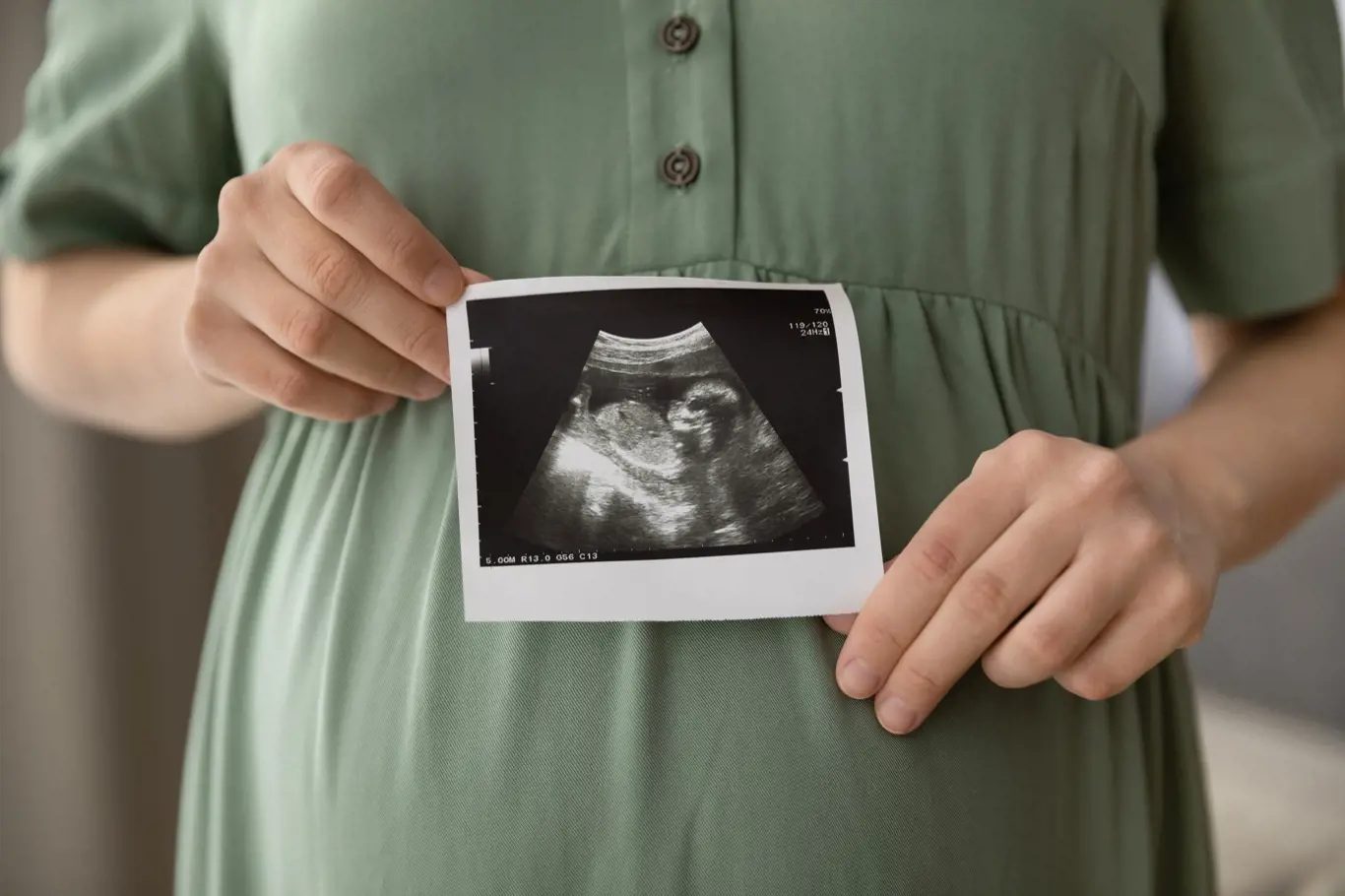Náhradní matka by mohla porodit malého neandrtálce