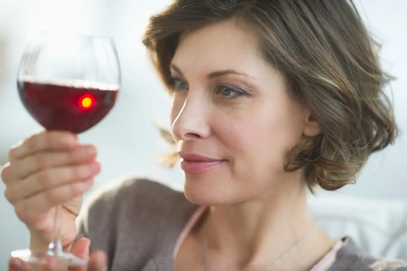 Jak pomáhá tělu červené víno?