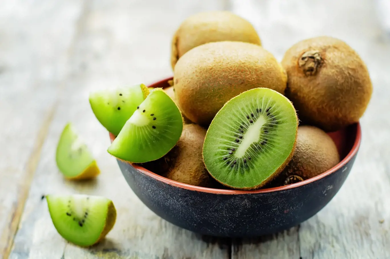 Kiwi není jen ovoce plné vitamínů. Umí i léčit.