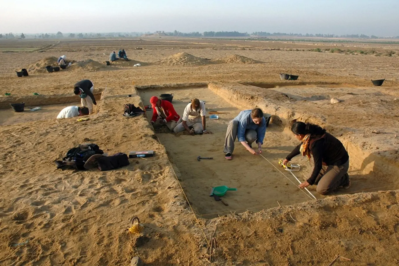 Výkopové práce v egyptské neolitické vesnici