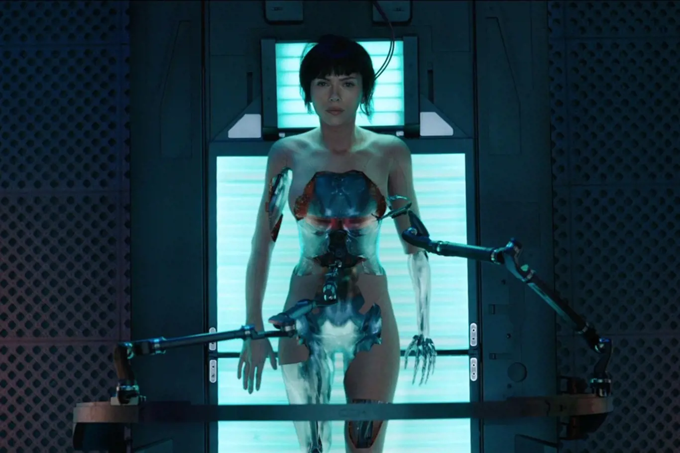 Scarlett Johansson jako nahý hybrid člověka a kyborga.