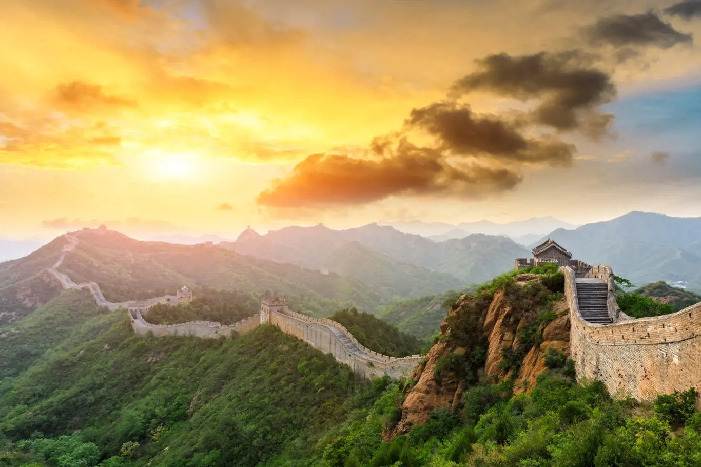 Velká čínská zeď je 21 196 kilometrů dlouhá