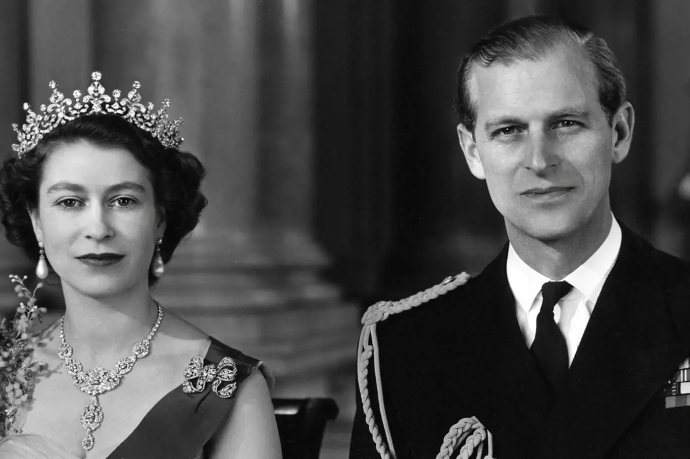 Královna Alžběta II. dostala jako svatební dar úchvatný náhrdelník. 