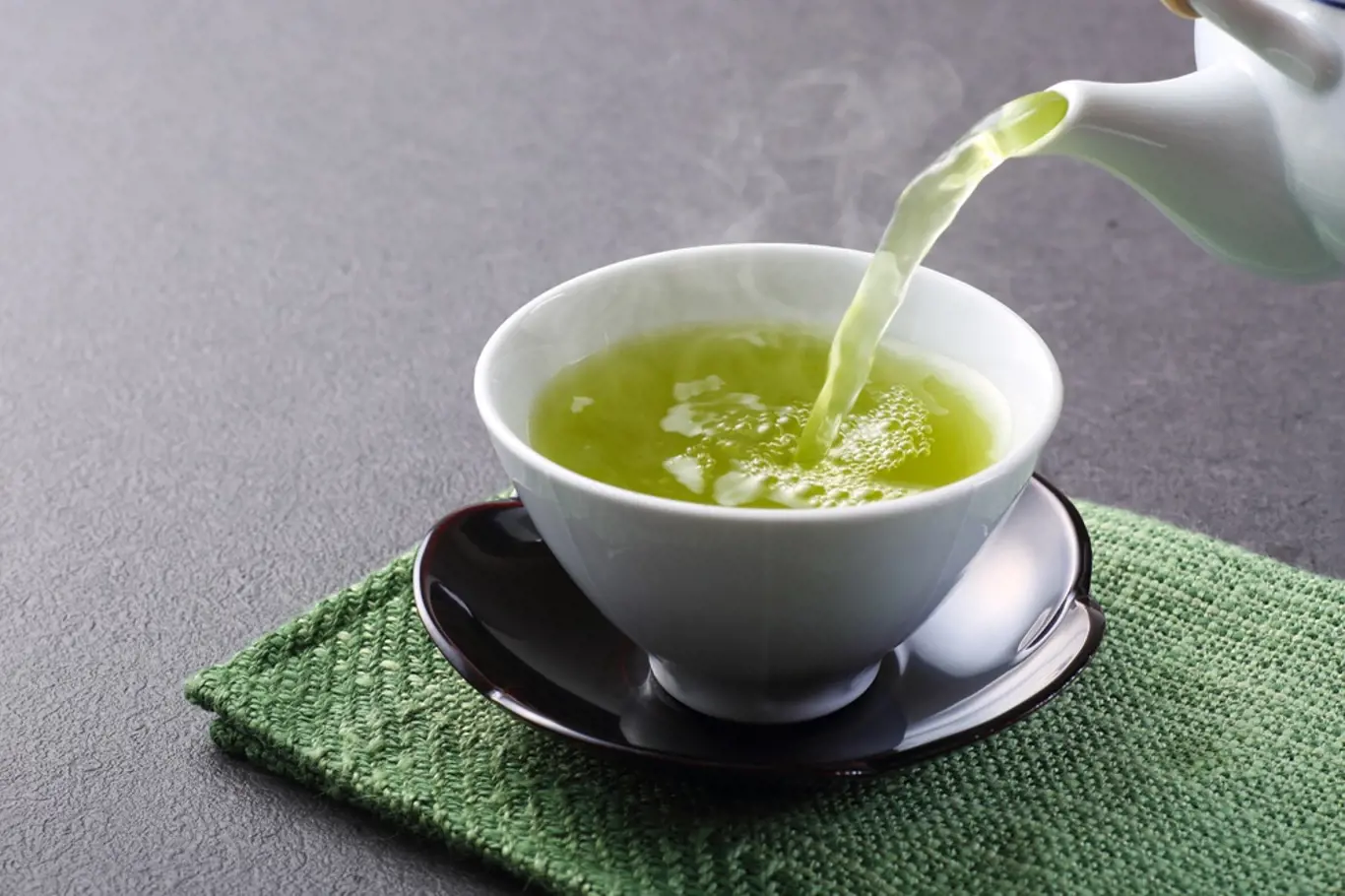 Spalování tuků urychlí zelený čaj. Navíc jde o cenný antioxidant.