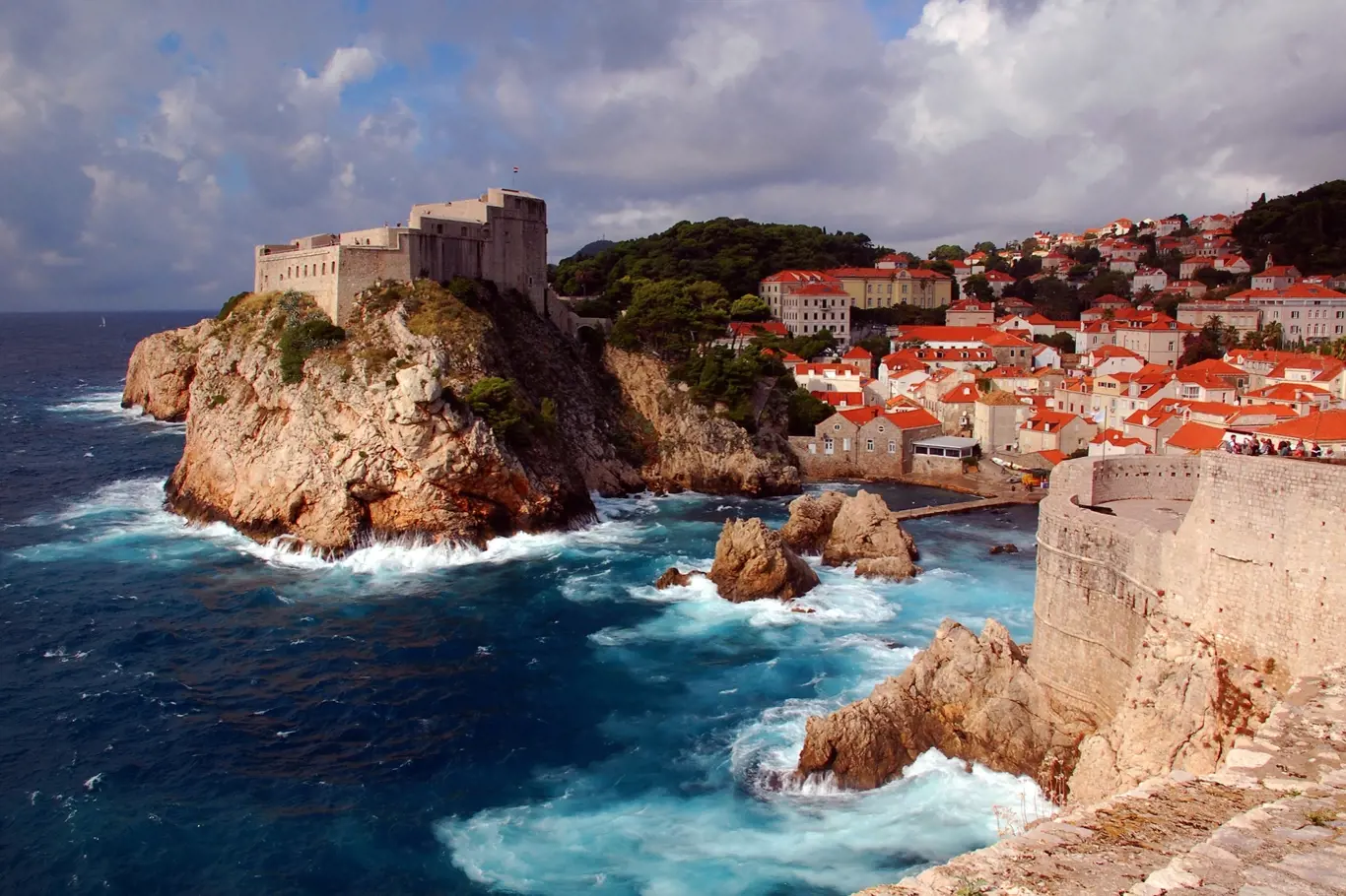 Malebný Dubrovník patří k nejnavštěvovanějším městům v Chorvatsku.