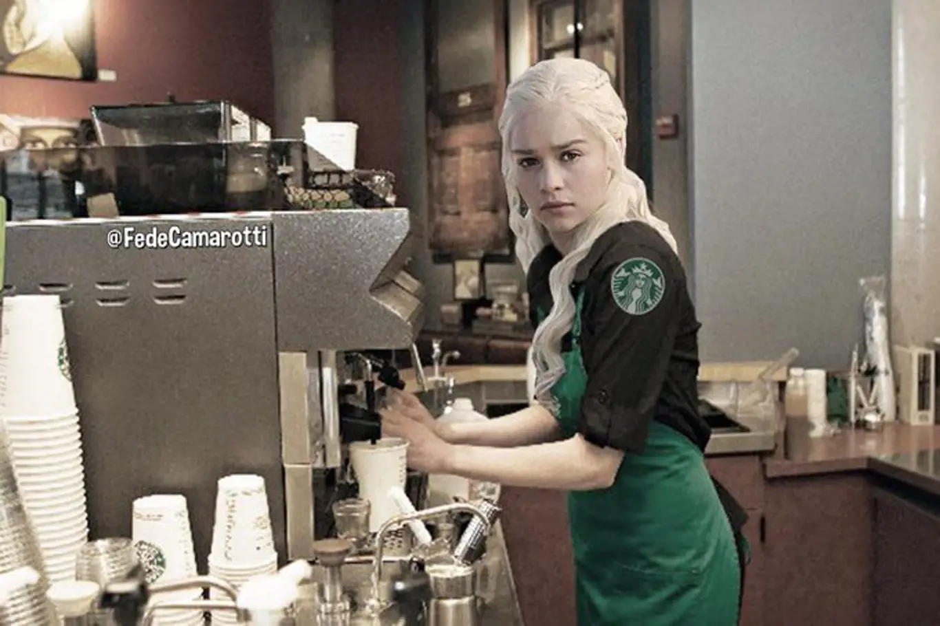Internet vtipkuje na téma kelímku Starbucks ve Hře o trůny